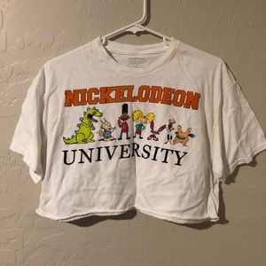 White cropped t shirt